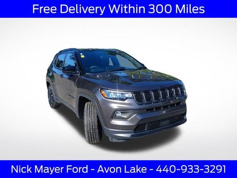 Used 2023 Jeep Compass Latitude AWD/4WD image 1
