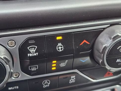 Used 2022 Jeep Wrangler Unlimited Sahara w/ Cold Weather Group image 19