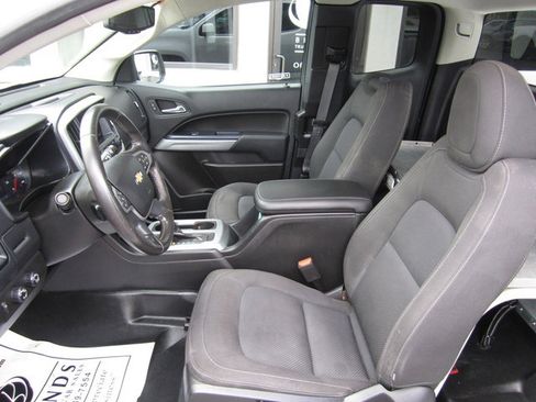 Used 2020 Chevrolet Colorado LT w/ Safety Package AWD/4WD image 9