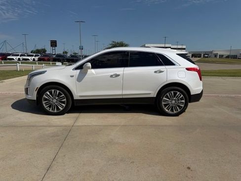 Used 2019 Cadillac XT5 Premium Luxury w/ Driver Assist Package FWD image 7