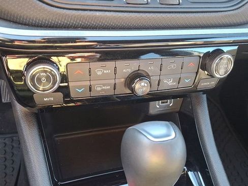 Used 2024 Jeep Compass Trailhawk w/ Trailhawk Convenience Group image 15