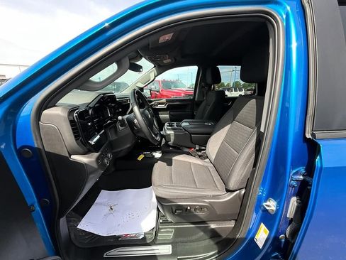 Used 2024 Chevrolet Silverado 1500 LT w/ Z71 Off-Road Package AWD/4WD image 18