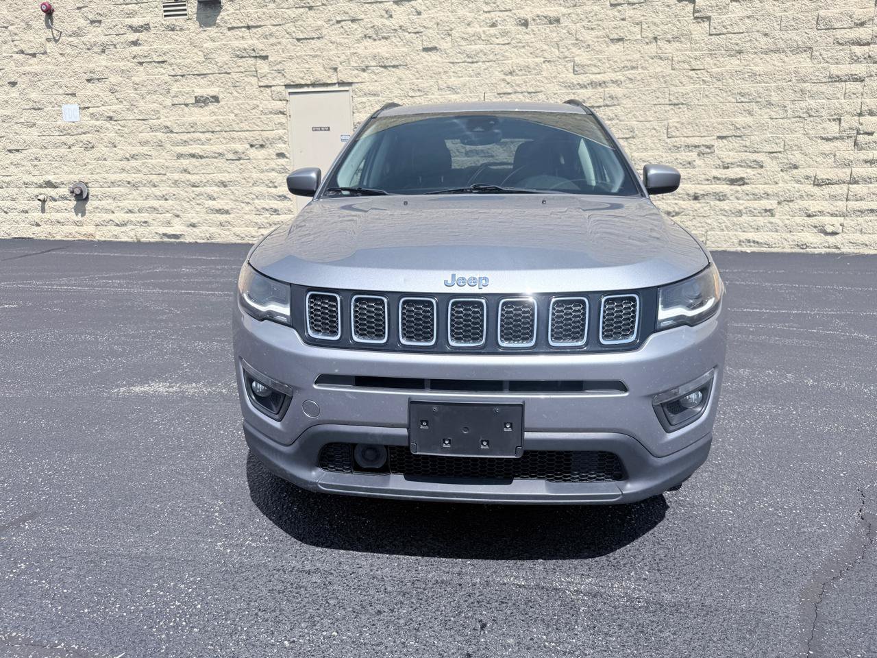 Used 2018 Jeep Compass Latitude w/ Popular Equipment Group AWD/4WD image 8