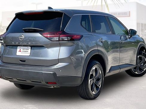 Used 2025 Nissan Rogue SV FWD image 32
