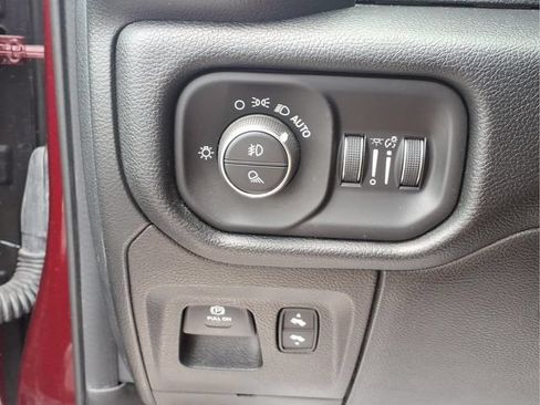 Used 2021 RAM 1500 Laramie w/ Sport Appearance Package AWD/4WD image 15