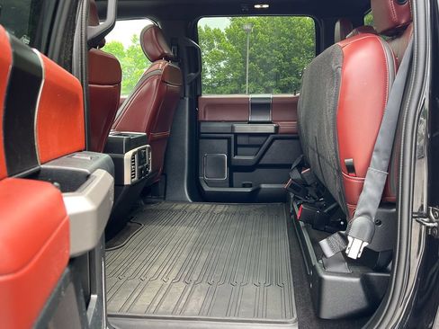 Used 2019 Ford F150 Platinum w/ Equipment Group 701A Luxury AWD/4WD image 31