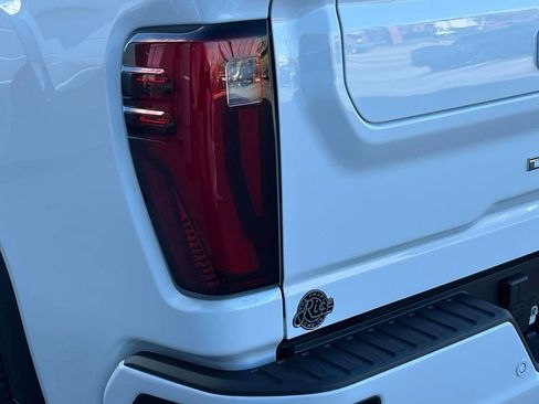 New 2026 GMC Sierra 2500 Denali w/ Denali Reserve Package AWD/4WD image 10
