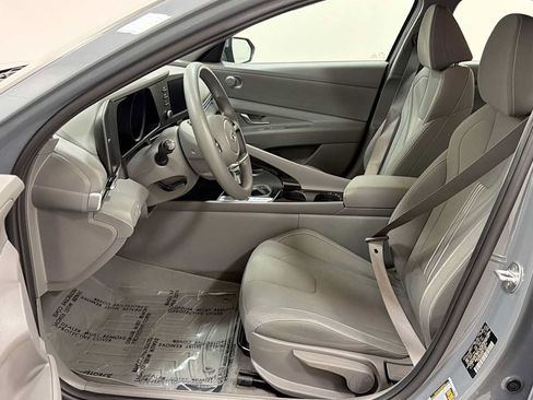 Used 2022 Hyundai Elantra Blue FWD image 13