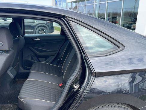 Used 2023 Volkswagen Jetta Sport image 7