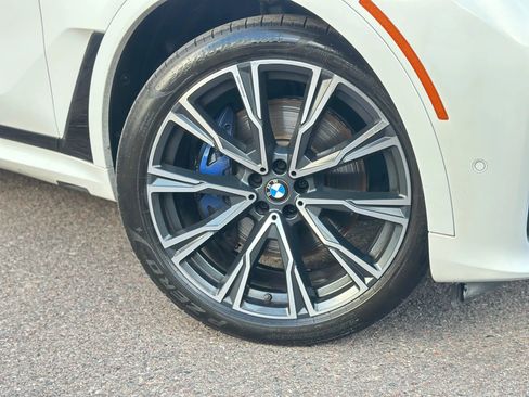 Used 2020 BMW X7 M50i w/ Executive Package image 9