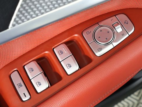 Used 2023 Genesis G70 2.0T w/ Sport Prestige Package image 42