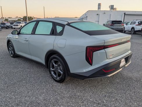 Used 2025 Kia K4 LXS image 6