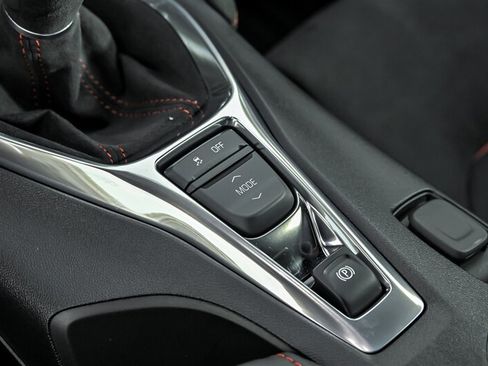 Used 2018 Chevrolet Camaro ZL1 RWD image 31