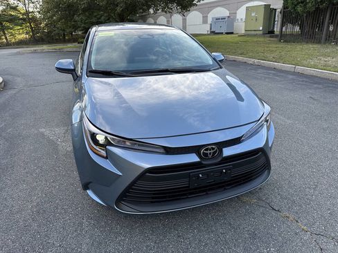 Used 2025 Toyota Corolla LE image 18