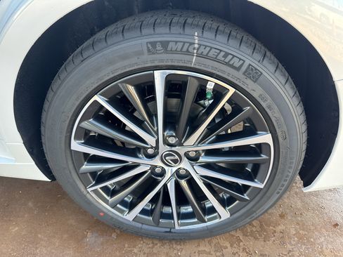 New 2025 Lexus ES 300h w/ Premium Package image 7