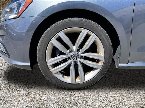 Used 2019 Volkswagen Passat 2.0T Wolfsburg FWD image 9