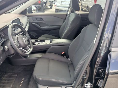 Used 2023 Nissan Rogue S image 10
