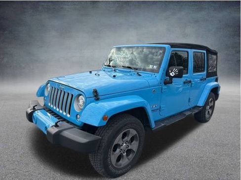 Used 2017 Jeep Wrangler Unlimited Sahara w/ Connectivity Group image 20