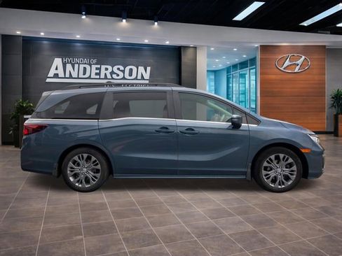 Used 2025 Honda Odyssey Touring image 18