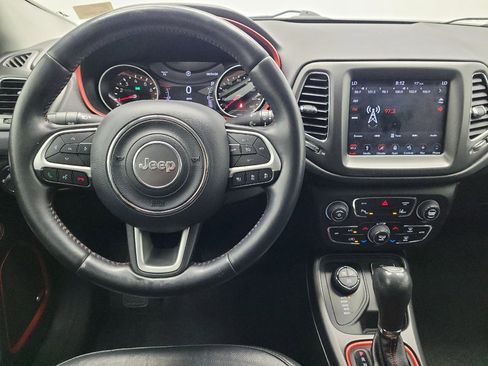 Used 2019 Jeep Compass Trailhawk w/ Leather Interior Group AWD/4WD image 22