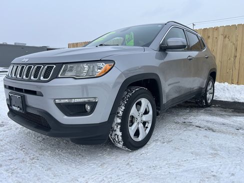 Used 2018 Jeep Compass Latitude image 3