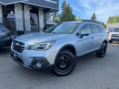 Used 2018 Subaru Outback 2.5i Premium AWD/4WD image 1
