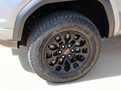 New 2026 GMC Canyon Elevation w/ Convenience Package image 9