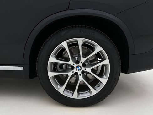 Used 2026 BMW X5 xDrive50e w/ Climate Comfort Package AWD/4WD image 16