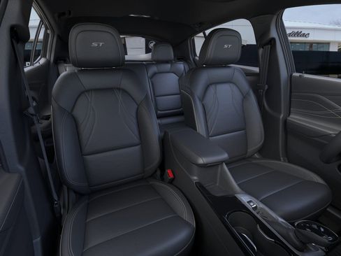 New 2026 Buick Envista Sport Touring w/ Studio Series image 18