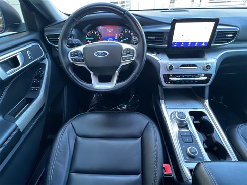 Used 2020 Ford Explorer XLT w/ Equipment Group 202A image 11
