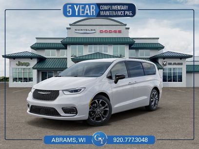 New 2026 Chrysler Pacifica Select