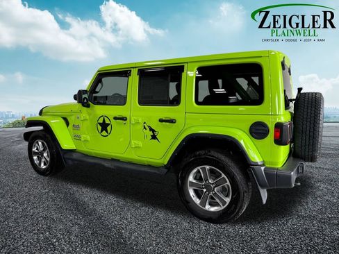 Used 2021 Jeep Wrangler Unlimited Sahara w/ Uconnect 4C Nav & Sound Group AWD/4WD image 3