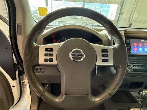 Used 2019 Nissan Frontier SV image 21