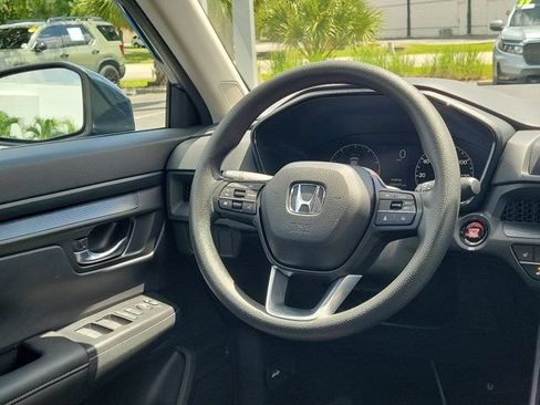 Used 2025 Honda CR-V EX image 3