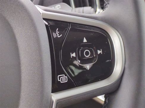 New 2026 Volvo XC90 B6 Plus w/ Protection Package Premier image 24