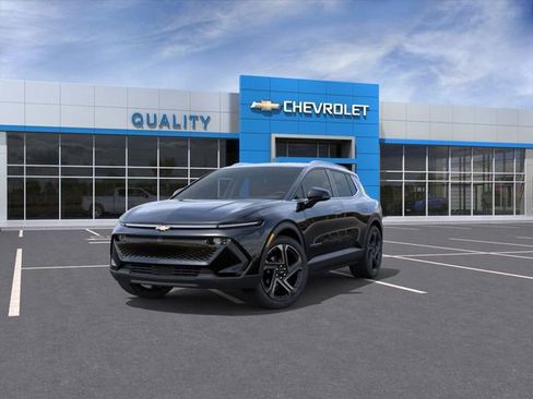 New 2026 Chevrolet Equinox EV LT image 8