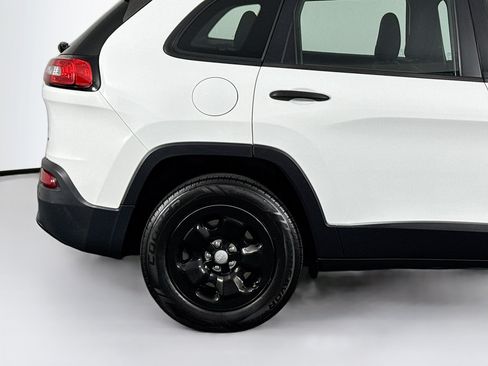 Used 2016 Jeep Cherokee Sport w/ Cold Weather Group AWD/4WD image 39
