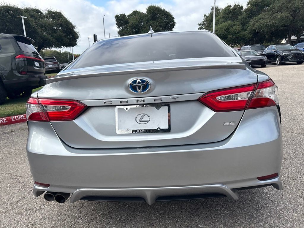 Used 2020 Toyota Camry SE FWD image 4