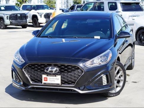 Used 2018 Hyundai Sonata Sport image 4