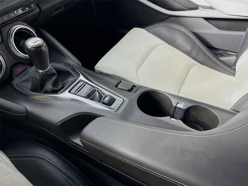 Used 2023 Chevrolet Camaro LT RWD image 8