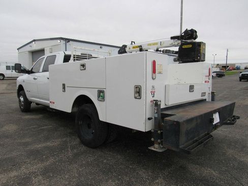 Used 2022 RAM 3500 Tradesman w/ Chrome Appearance Group AWD/4WD image 4