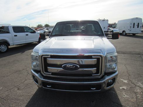 Used 2011 Ford F250 XLT w/ XLT Appearance Pkg image 3