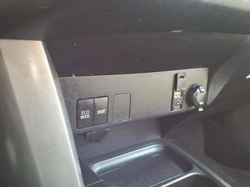 Used 2017 Toyota RAV4 LE image 24