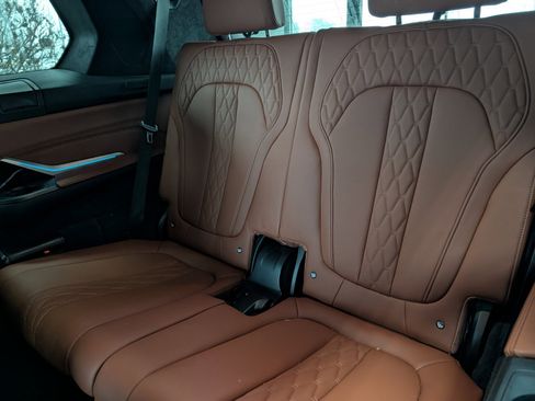 Certified 2023 BMW X7 M60i w/ Executive Package image 9