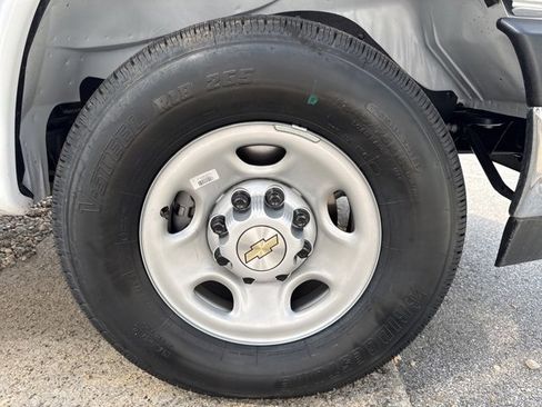 New 2025 Chevrolet Express 3500 w/ Power Convenience Package image 25
