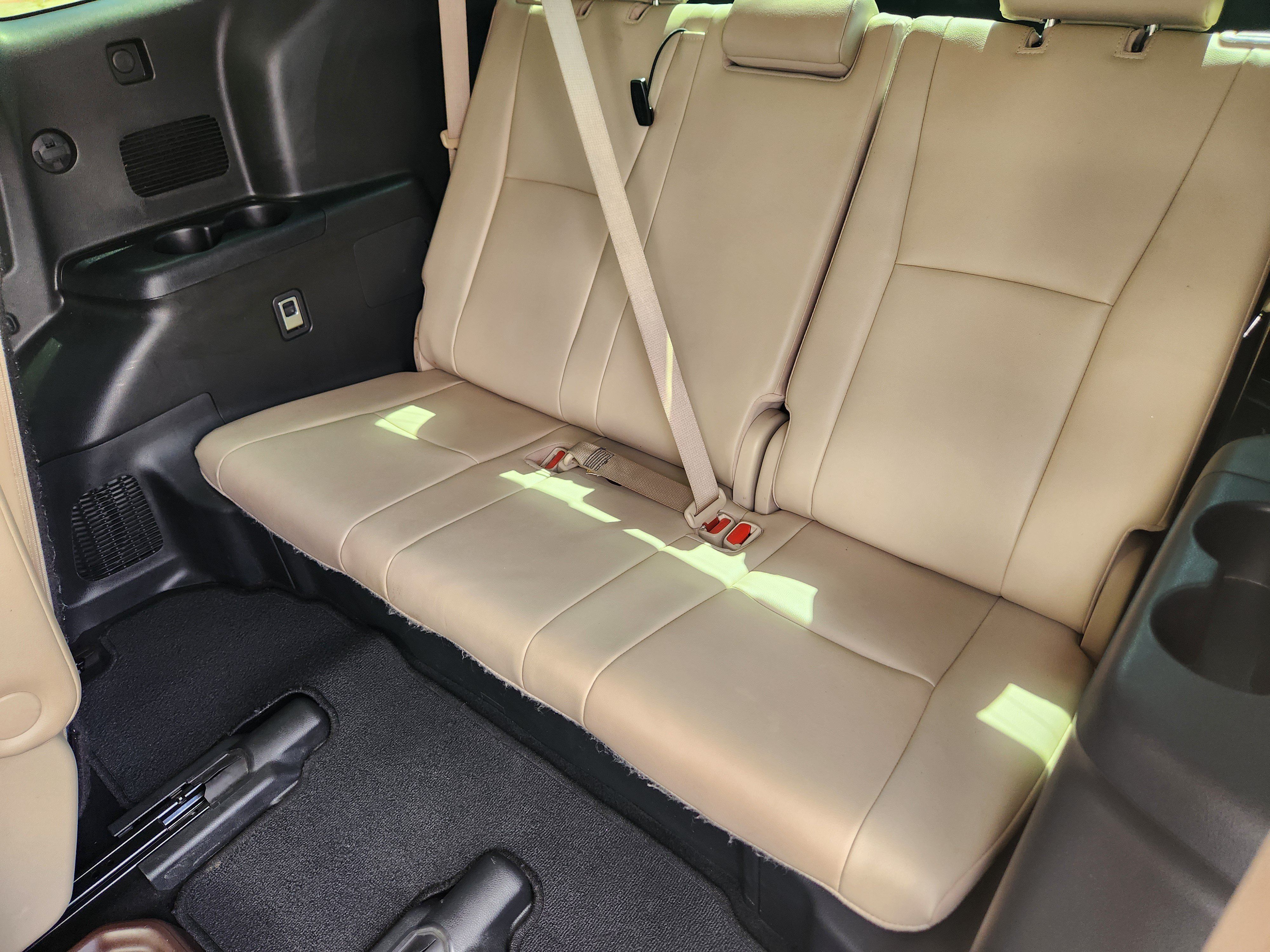 Used 2022 Toyota Highlander XLE FWD image 23