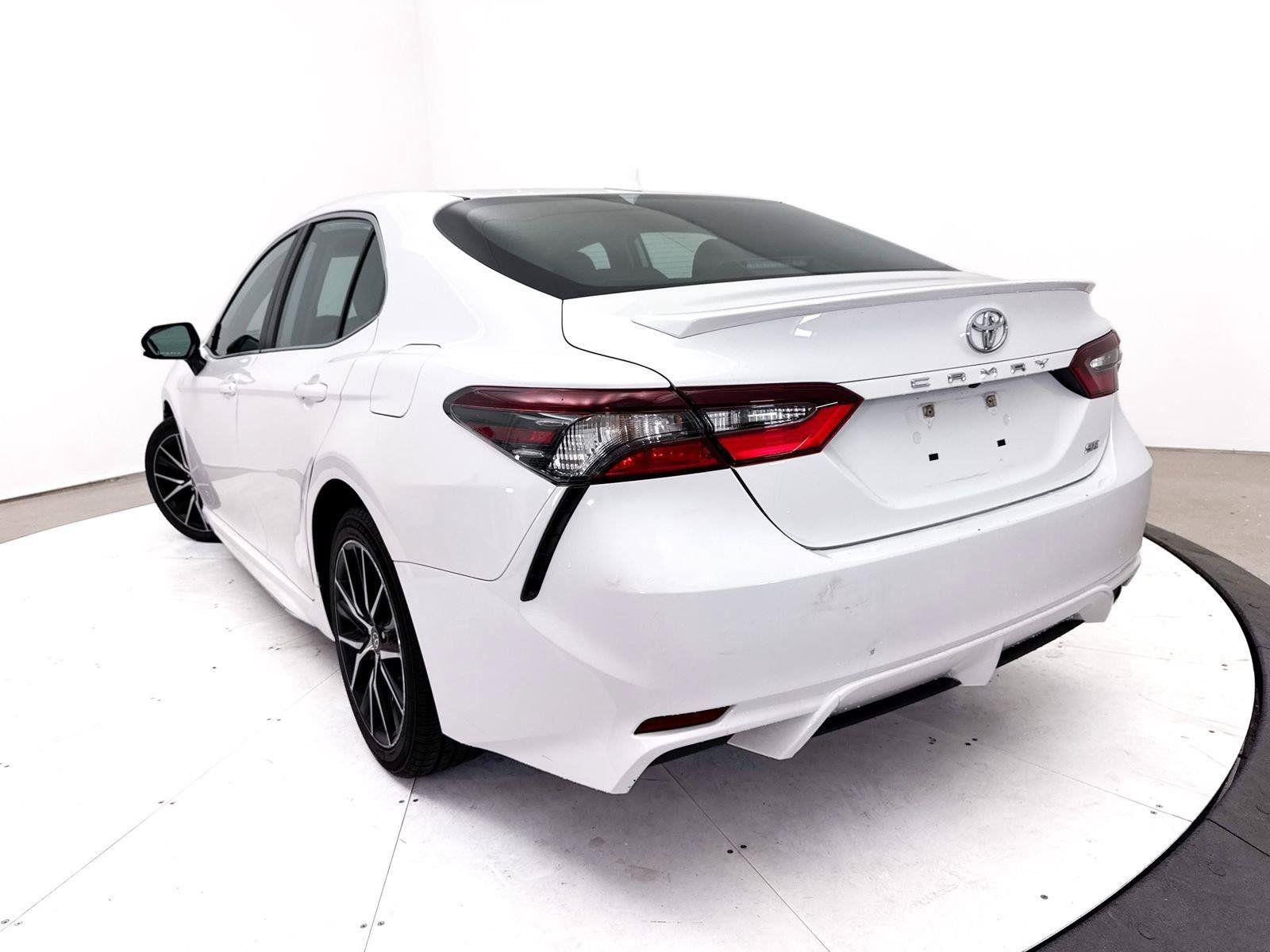 Used 2021 Toyota Camry SE FWD image 6