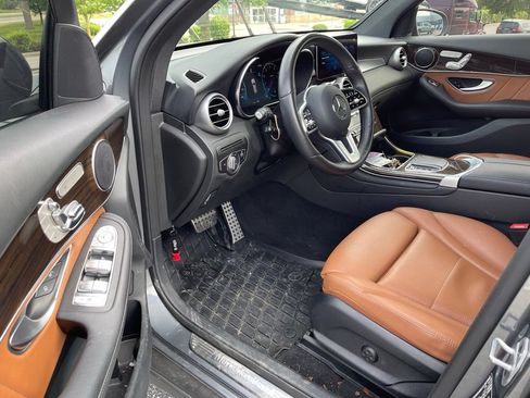 Used 2022 Mercedes-Benz GLC 300 4MATIC image 5