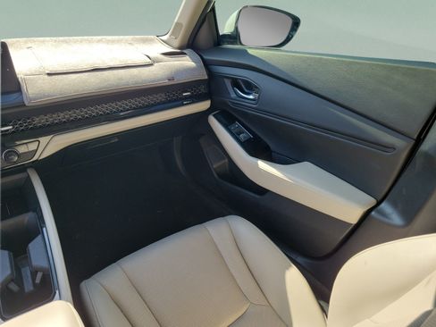 Used 2024 Honda Accord Touring image 10