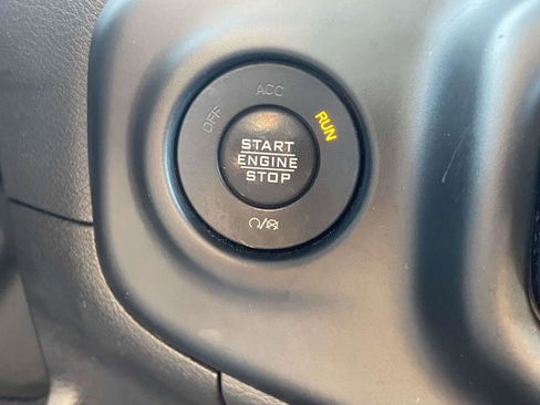 Used 2022 Jeep Wrangler Unlimited Sahara w/ Safety Group image 9